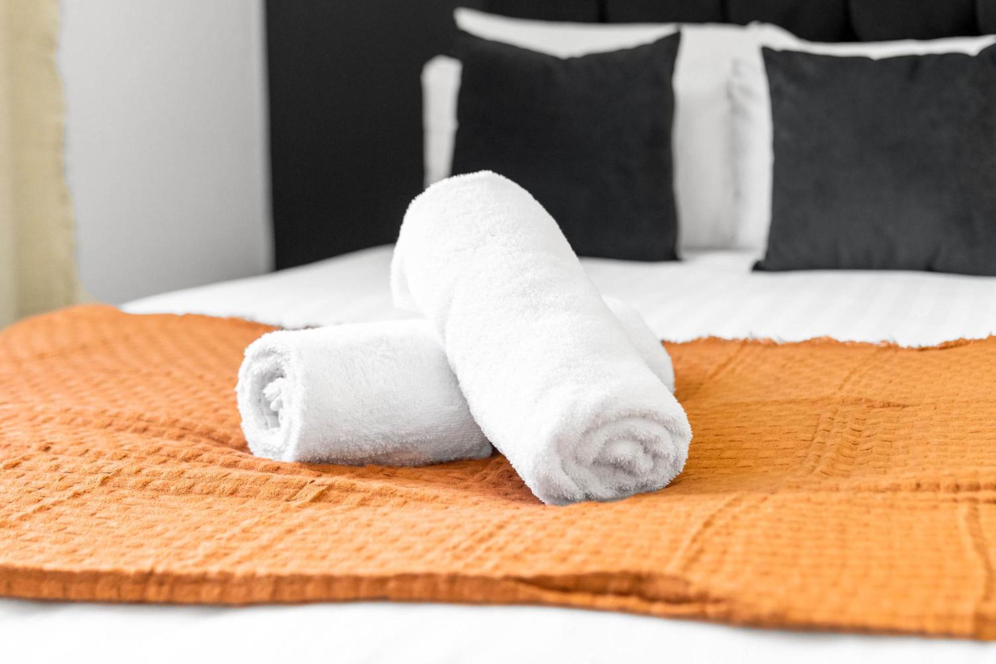Luxe Apartment - Rowley Regis - Parking - Top Rated - Netflix - Wifi - 49Bg Cradley Heath ภายนอก รูปภาพ